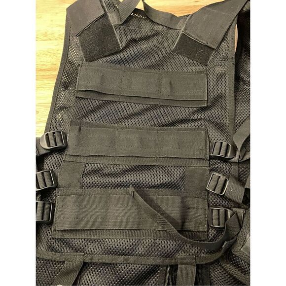 Black Tactical Vest (never used) - Picture 6 of 8